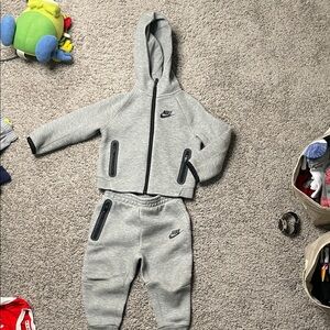 Nike Tech Baby Boy Gray